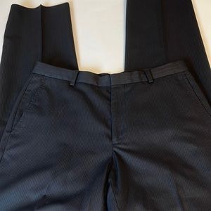 Men’s Calvin Klein dress slacks. Flat front.‎ Tiny pin stripe. Size 30x32. O7.